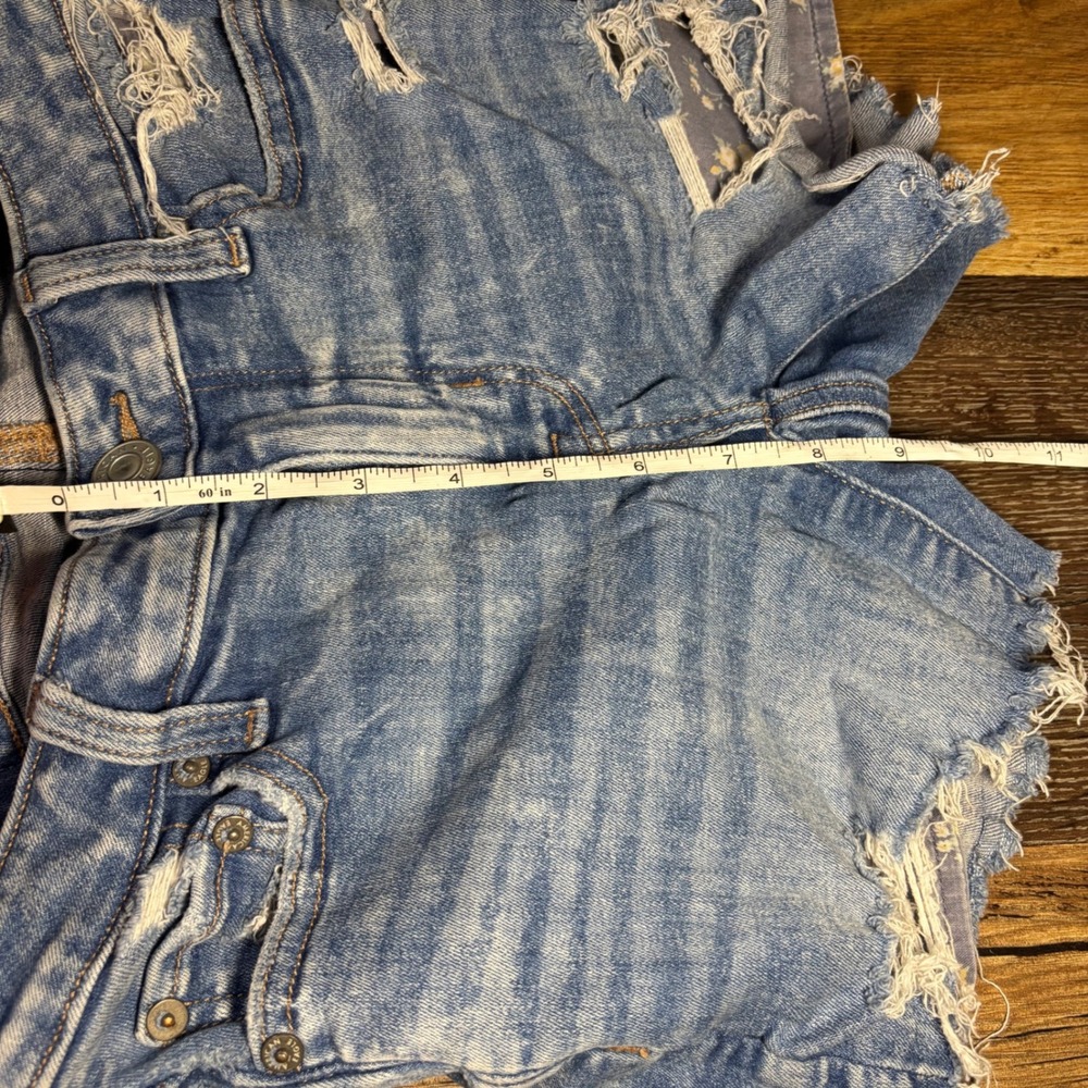 American Eagle Distressed Floral pocket Denim Shorts Light Wash Size 0 Stretch - Picture 4 of 8